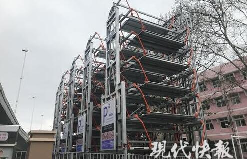 南京现“摩天轮”停车场 旋转立体车库有五层楼高（图）